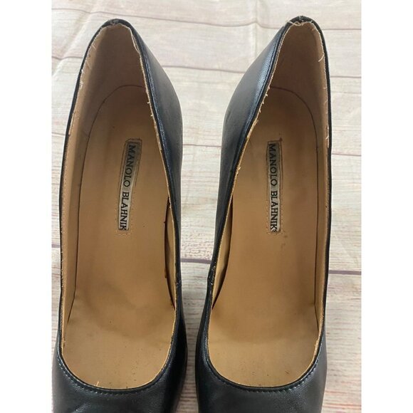 Manolo Blahnik Women's Black Patent Leather Pumps - 40 (US 10) - Picture 5 of 12